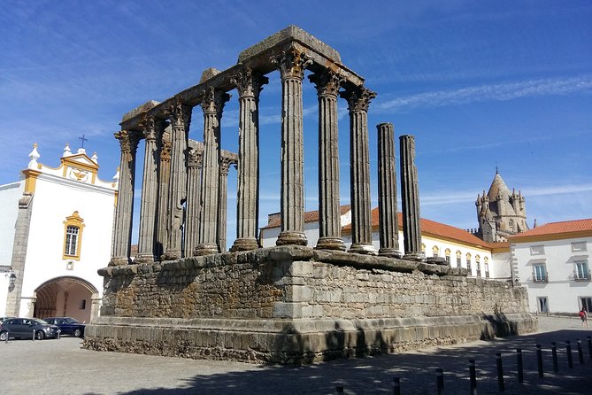 Private Tour Évora - Wine Tasting - Beautiful Medieval Village of Monsaraz - How this 10-hour private day from Lisbon really works