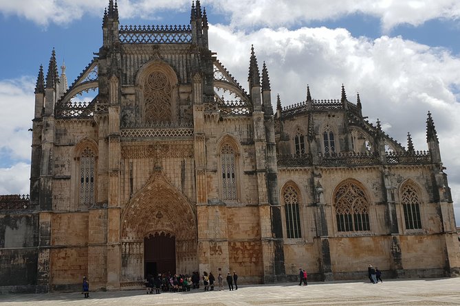Private Tour Fátima - Batalha - Nazaré - Óbidos Full Day - Key things that make this tour worth your time