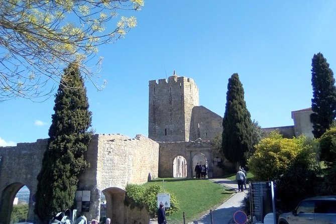 Private tour for 1 to 4 people of Arrábida and its landscapes - Castelo de Palmela, a fortress with layers from many eras