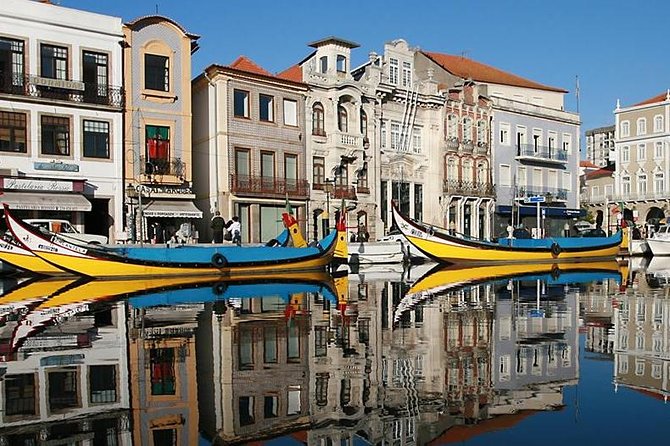 Private Tour for small groups of 7 Days in Portugal from Lisbon - Aveiro canals, Nazaré wave lore, and Óbidos walls