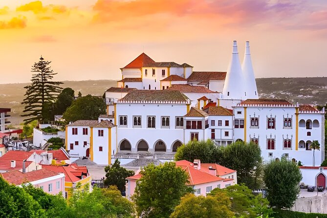 Private tour from Lisbon:Sintra Pena Palace Cabo da Roca, Cascais - Guides: Why the Storytelling Factor Matters Here