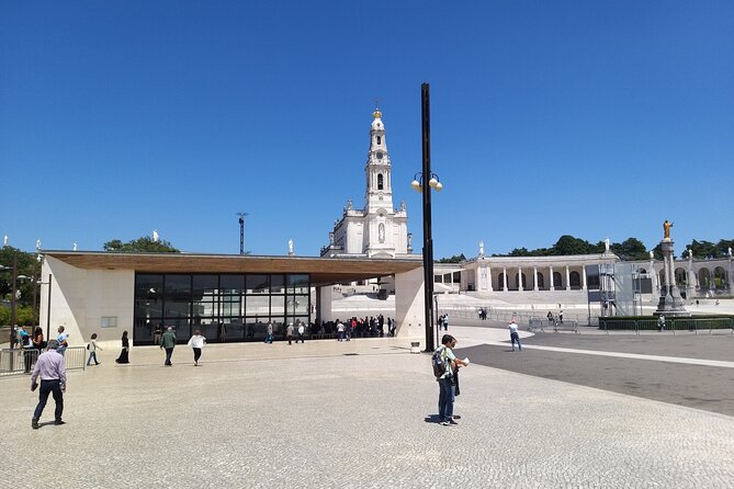 Private Tour from Lisbon to Porto – Your Journey, Your Adventure! - Alcobaça Monastery: UNESCO-level Cistercian power, in time-boxed form