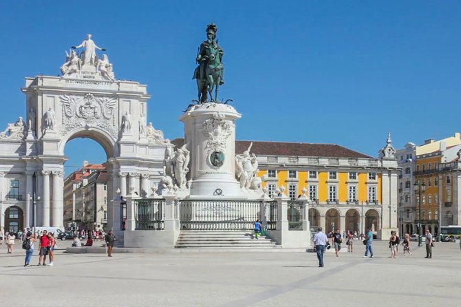 PRIVATE TOUR full day 7 Hills of Lisbon - Stop 2: Monument to the Discoveries and what it’s really honoring