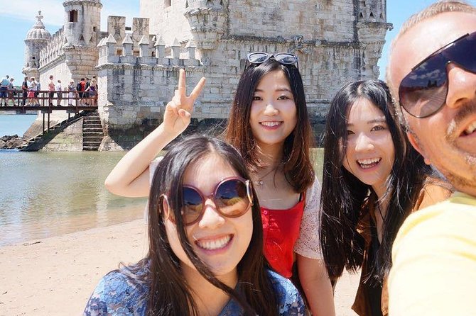 PRIVATE TOUR full day 7 Hills of Lisbon - Stop 4: Miradouro São Pedro de Alcântara, castle in your frame
