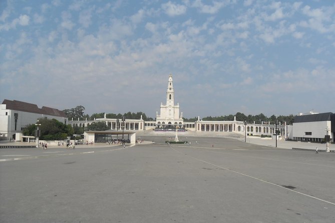 Private Tour Full Day Fátima - Porto - Óbidos - from Lisbon - Why this Fátima, Porto, and Óbidos day trip works from Lisbon