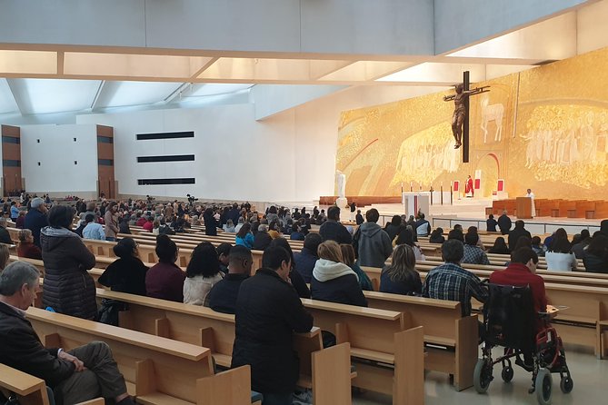 Private Tour Full Day Fátima - Porto - Óbidos - from Lisbon - Fátima: visiting the shrine calmly, with a full hour on your side