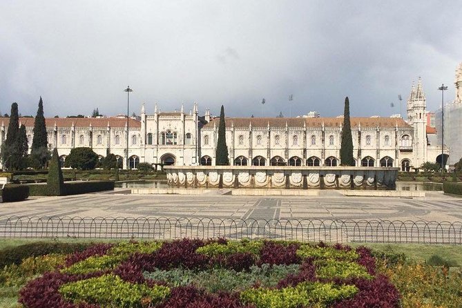 Private tour Lisbon - full day - Lisbon Cathedral: the oldest temple feeling in 12th-century Largo da Sé