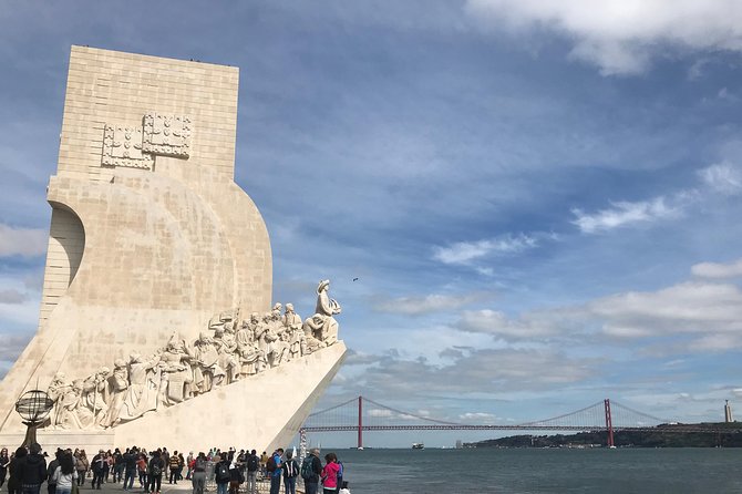 Private tour Lisbon - full day - Alfama for about an hour: narrow streets, stairs, and fado energy