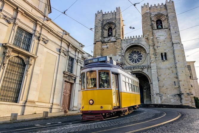 Private Tour of Splendid Lisbon - Commerce Square, Triumph Arch, and a rooftop viewpoint on Lisbon’s rebuild