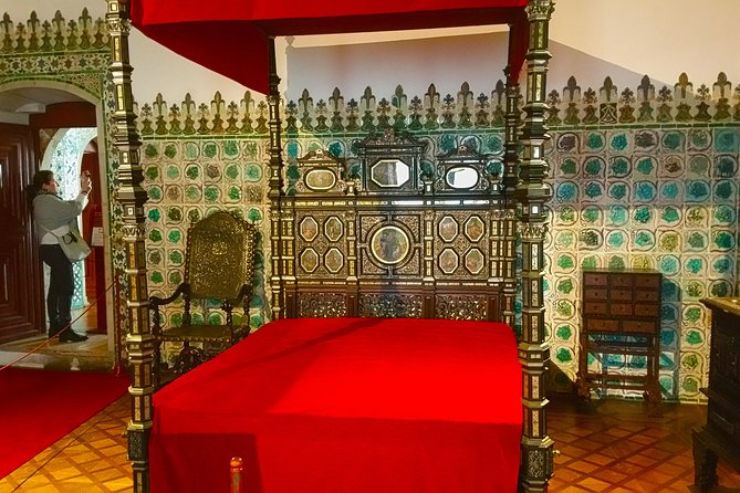 Private tour Portugal 3 days from Lisbon - Day 2: Sintra and the coast, from Pena Palace to Cascais and Estoril