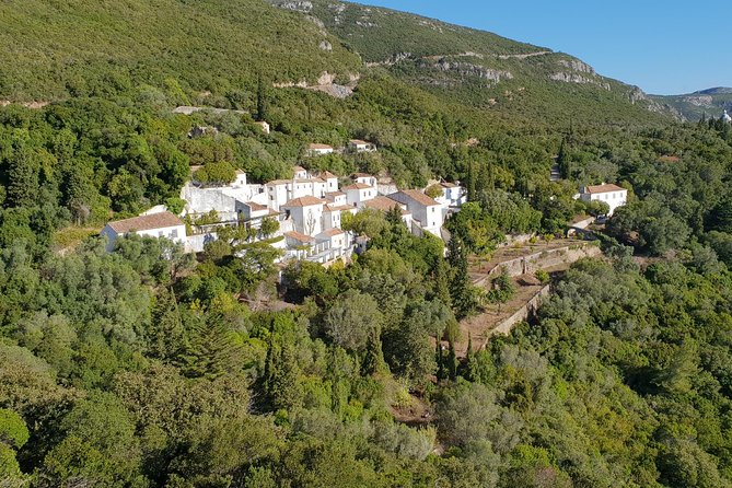 Private Tour Sesimbra Blue Coast - Stop 3: Praia do Meco for Atlantic Swells and Sand Time