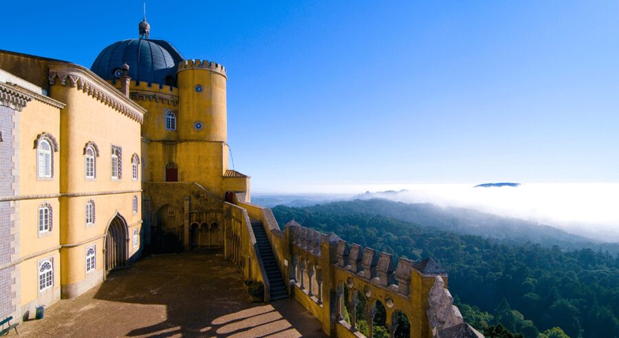 Private Tour : Sintra, Pena palace, Cabo da roca, Cascais - Sintra break: lunch time plus free wandering in a UNESCO town