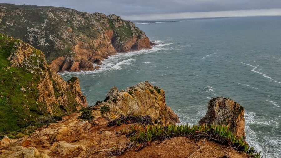 Private Tour - Sintra with Pena Palace and Cascais - A private 8-hour Sintra and Cascais day built around the important bits