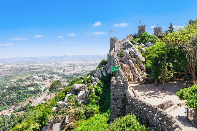 Private Tour Sintra - Castelo dos Mouros: Moorish walls, the cistern, and the Royal Tower
