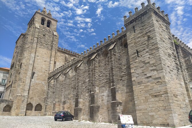 Private Tour to Évora with Wine tasting - UNESCO Évora walking time: palaces, Roman roots, and lunch breaks