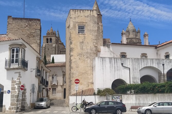 Private Tour to Évora with Wine tasting - Cathedral of Évora roof views and Roman Temple timing