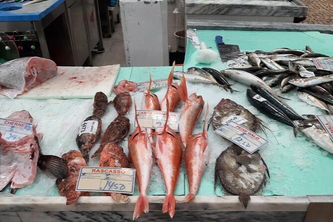 PRIVATE Tour to Factory of Tiles, Setúbal and Évora from Lisboa - Mercado do Livramento: fish, seafood, and fresh produce in an hour
