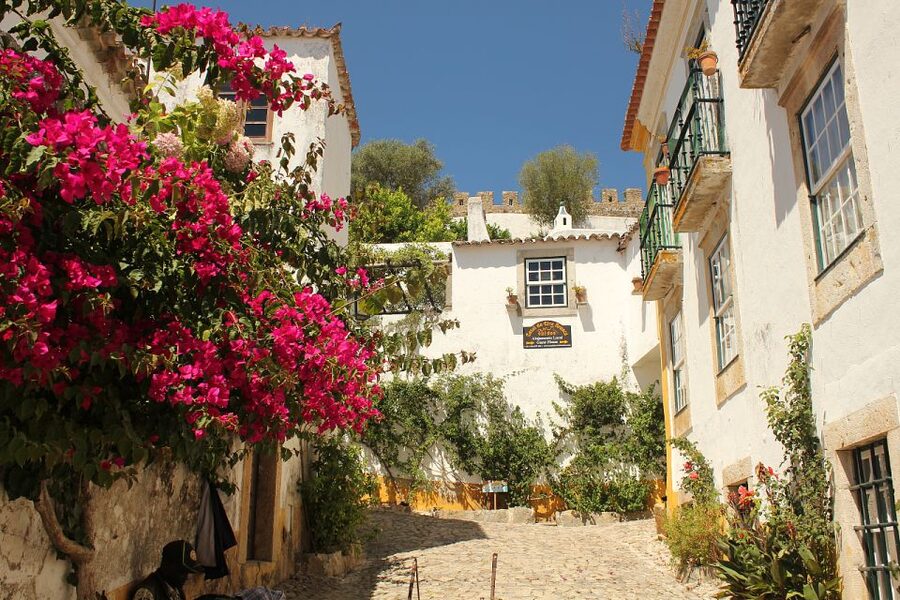 Private Tour to Fatima, Batalha, Nazare, Obidos From Lisbon - How the 8-hour private format works from Lisbon