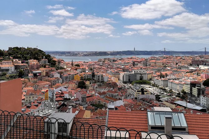 Private tour to Historical Lisbon and Belem - Lisbon Cathedral: a 20-minute stop that gives structure