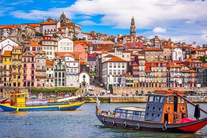 Private Tour to History of Porto & Porto Calem Cellars & Wine Tasting - Clérigos Tower and the Nasoni complex: a Baroque street landmark with real presence