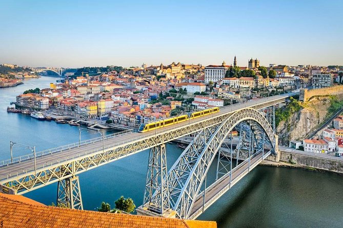 Private Tour to History of Porto & Porto Calem Cellars & Wine Tasting - Livraria Lello: what to expect from the neo-Gothic bookstore visit