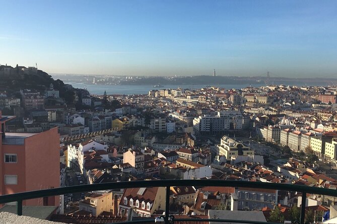 Private Transfer from/to Lisbon Airport to City Centre - Climate-Controlled Comfort After a Long Flight