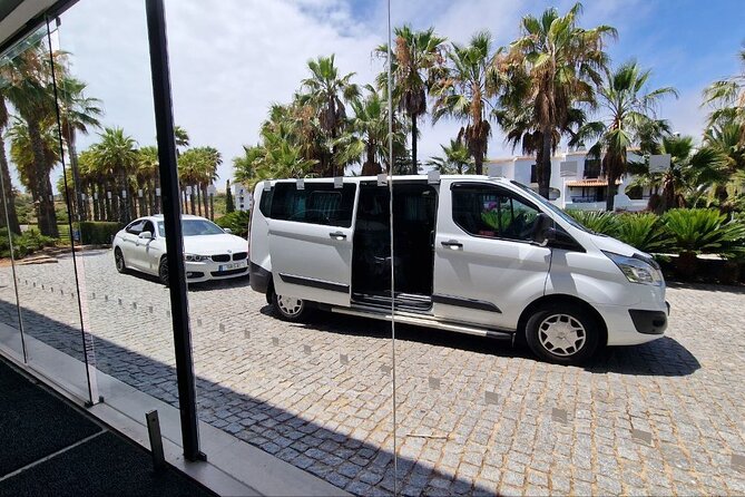 Private transfers between Lisbon and Barcelona/Lleida/Tarragona - How driver meetups work at arrivals halls and other locations