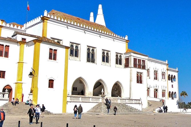 Private Trip: Cascais, Guincho, Roca Cape and Sintra from Lisbon - Casino Estoril stop: a quick start with real film trivia
