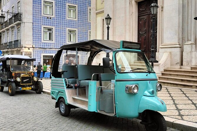Private Tuk Tuk Tour 1h30 to Lisbon - Stop 2: Miradouro das Portas do Sol for Alfama Views and Photo Angles
