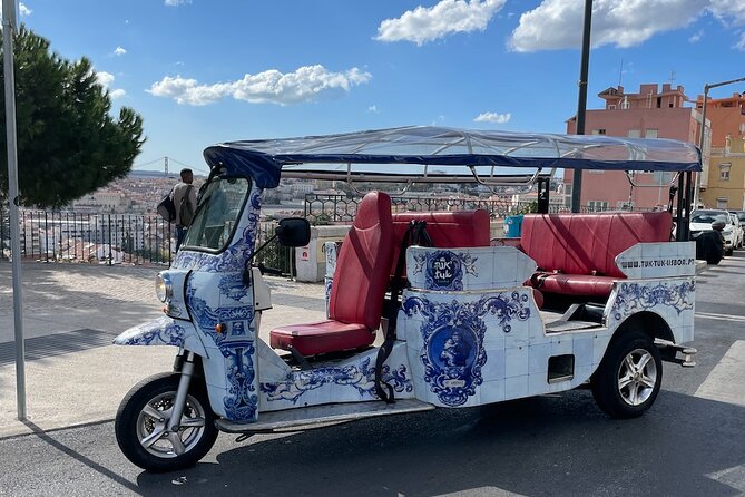 Private Tuk Tuk Tour in Lisbon 1H30 - Meeting point and pickup, plus how the timing usually feels