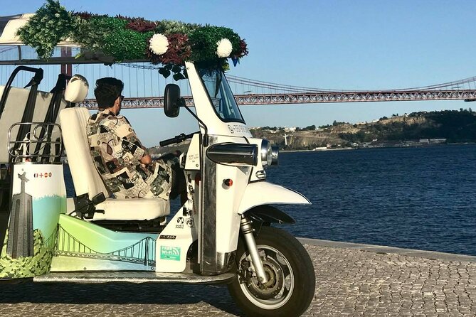 Private tuk tuk tour in old city Lisbon (Standard-1h30) - Start Point at Hard Rock Cafe, and How Hotel Pickup Works