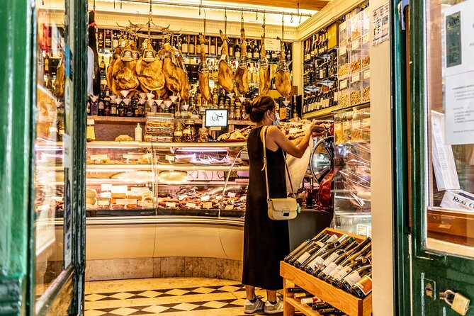 Private Tuktuk Tour with Portuguese Tapas and Wine - Pickup, Meeting Point, and The Real-Life Cobblestone Test