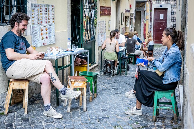 Private Tuktuk Tour with Portuguese Tapas and Wine - Graça and São Vicente: Views Plus Neighborhood Character