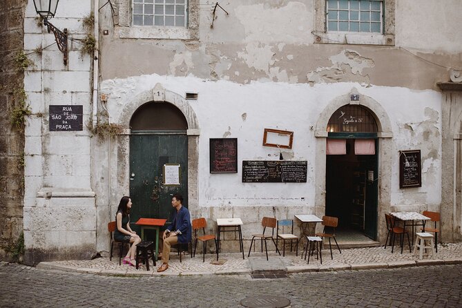 Private Vacation Photography Session with Local Photographer in Lisbon - How photographers work with real people, not just models