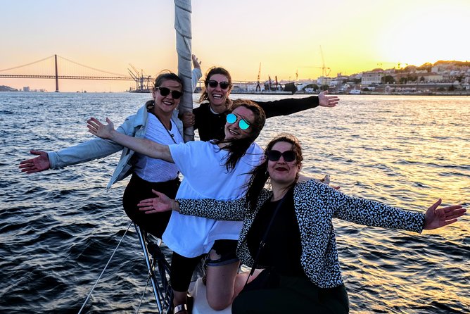 Relaxing Sailboat Cruise along the Tagus - Meeting at Doca de Santo Amaro: The Simple Start Point