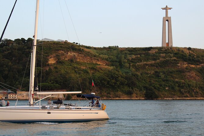 Romantic Private Sailboat in Lisbon for couples - Quick take: what makes this sail special