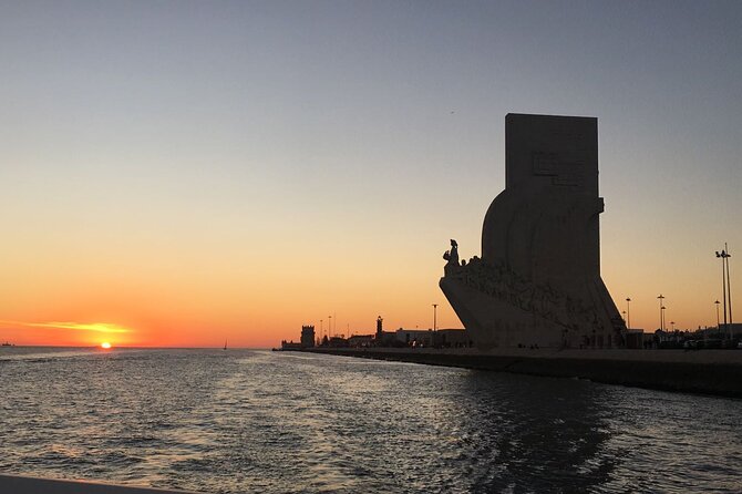 Sailboat Tour in Lisbon with drinks included | Morning and Sunset - Timing tips for the best sunset results