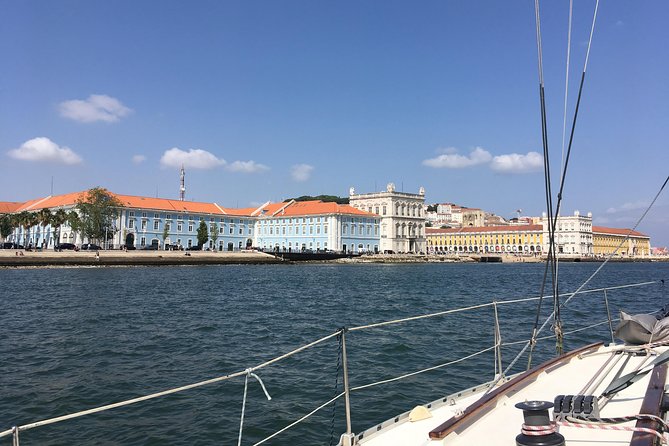 Seixal Sailing Cruise - Lunch in a typical restaurant - Key highlights that matter on the day