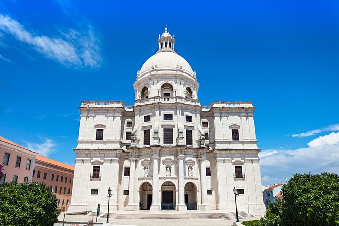 Self-Guided Audio Tour - Lisbon on Wheels: the capital of the sea - The Church of St. Vicent da Fora, Baroque tiles that demand a closer look
