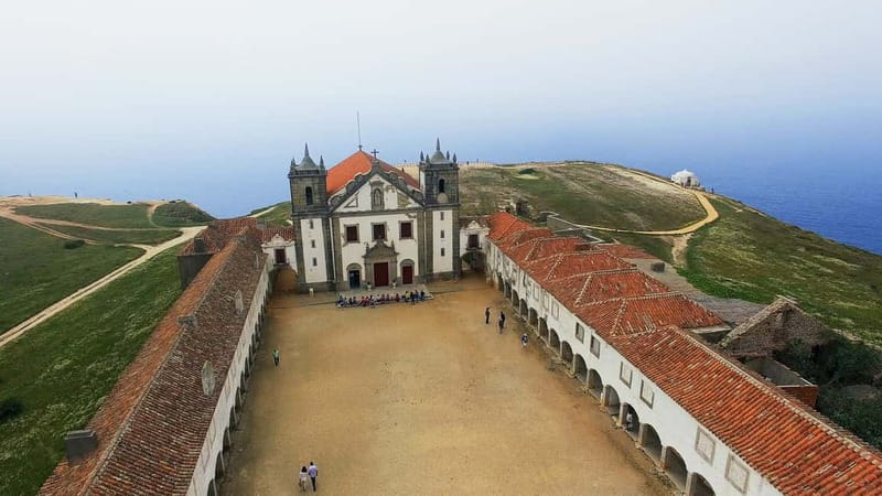 Sesimbra & Arrábida National Park Tour with 5 Wines Tasting - Comfort, timing, and group size, why it matters on a day trip
