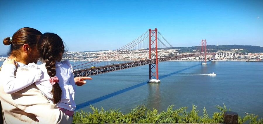 Sesimbra e Arrábida Natural Park: 1 Day Tour & Wine Tasting - Arrábida Natural Park: Trails, Wildlife, and the Restricted Spots