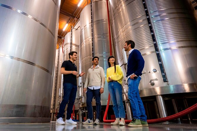 Setúbal: Winery & Fish Market Tasting Tour from Lisbon - Mercado do Livramento: a short market stop that still tastes like Setúbal