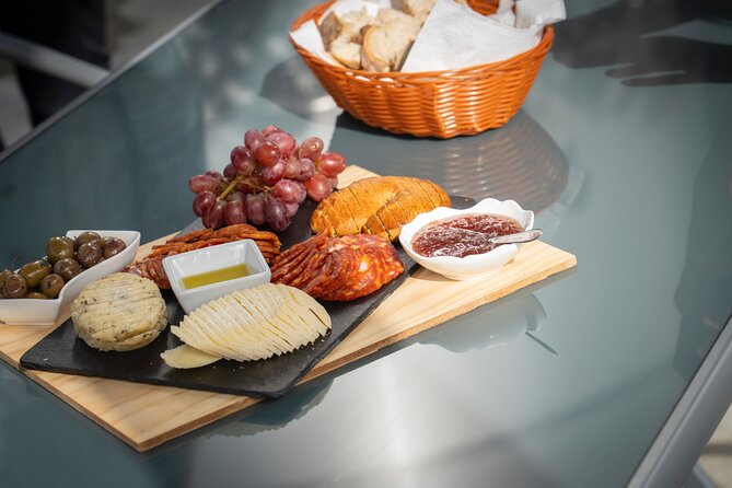 Setúbal: Winery & Fish Market Tasting Tour from Lisbon - Small group size, real guide energy, and how to handle imperfect days