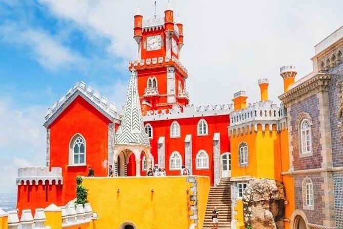 Sintra 1/2 day tour + Pena Palce + 2 gifts (inc. tickets) - The gardens walk: where 500 species change the tempo