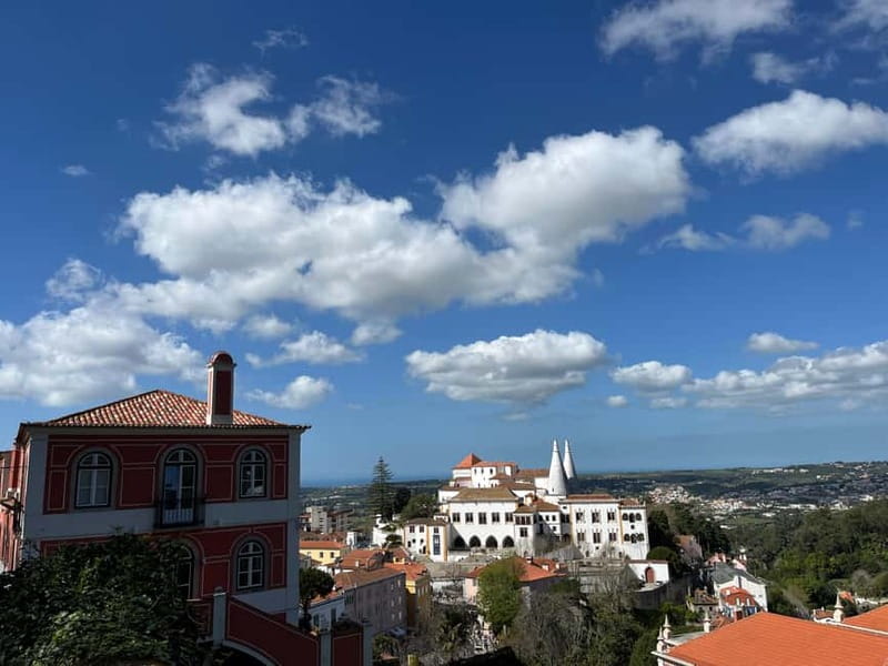 Sintra: 1-Hour Guided Tuk-Tuk Tour - Sabuga Fountain stop: a fast orientation moment