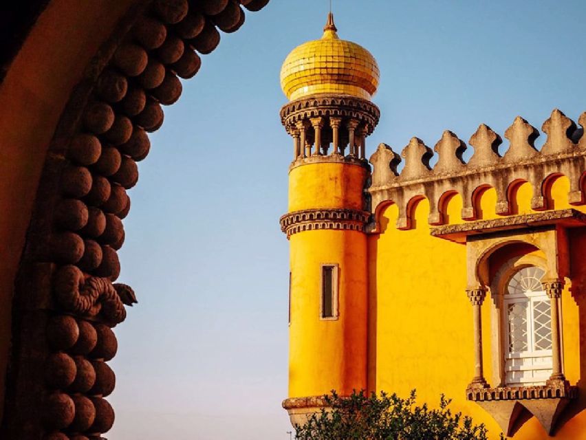 Sintra: 4 MAJOR Monuments Tour E-Car com GPS Audio Guide - São Pedro Lunch Break: Where the Route Turns Practical