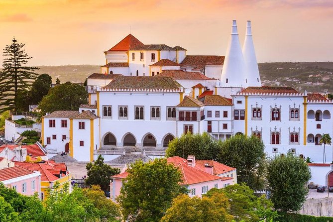 Sintra ALL PALACES - small groups (2-6pax) PRIVATE TOUR - The heart of the tour: Pena views and your best inside choice