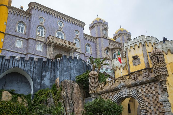 Sintra and Cascais Small-Group Day Trip from Lisbon - Sintra Old Town Free Time: Pastries, Palaces, and a Slower Pace