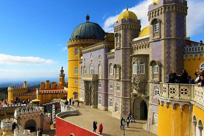 Sintra and Cascais Villages Private Luxury Tour - Centro Historico de Sintra: A One-Hour Return to the Old Streets