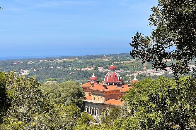 Sintra & Cascais: Private Full-Day Adventure in a Classic 4x4 - Palácio e Parque Biester: romantic architecture with less crowd pressure